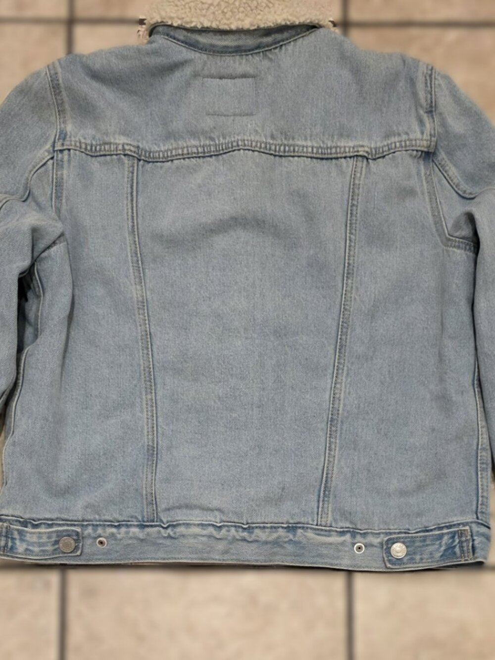 Levi’s Premium Sherpa Fleece Lined Denim Trucker Jacket / Light Wash / Women’s L - Picture 2 of 6